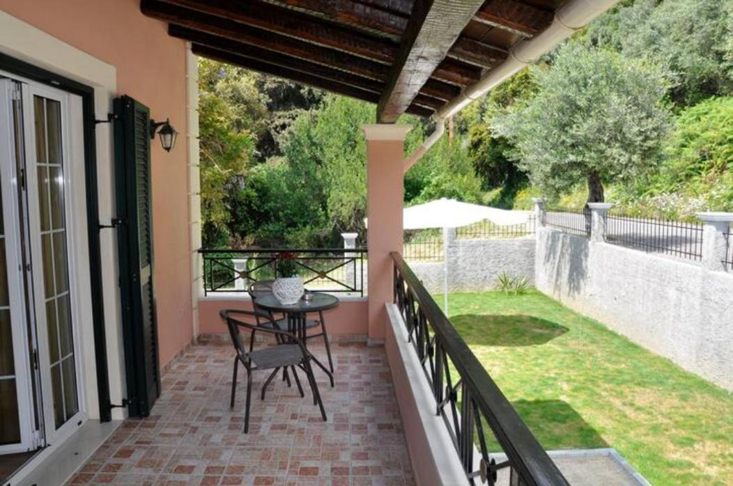 Villa Leo Junior Áno Korakiána Exterior foto