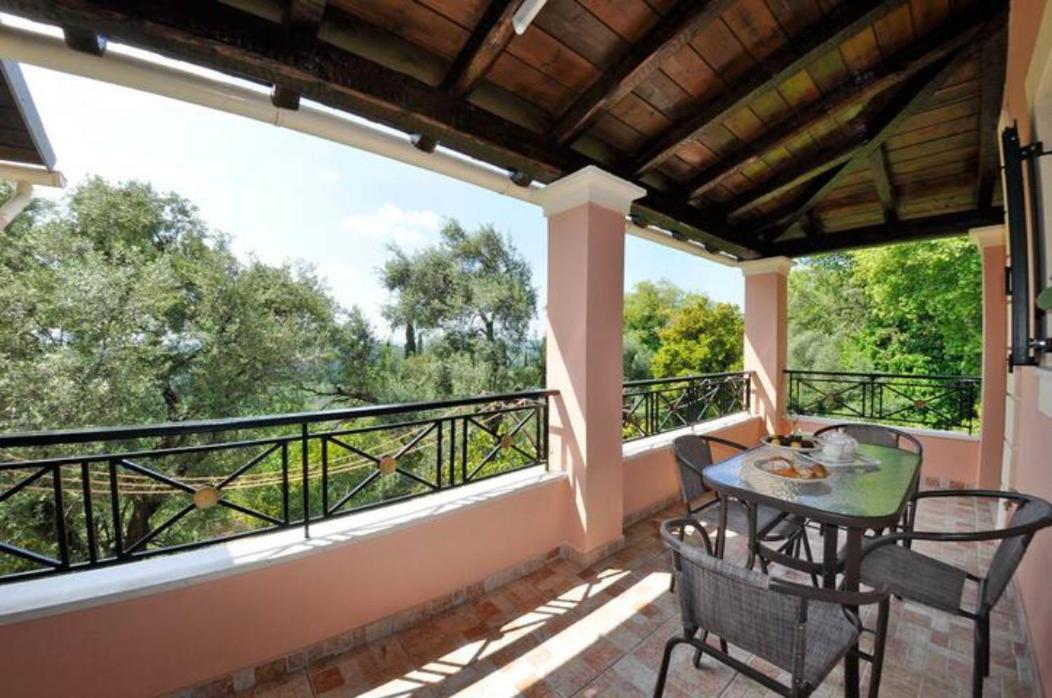 Villa Leo Junior Áno Korakiána Exterior foto